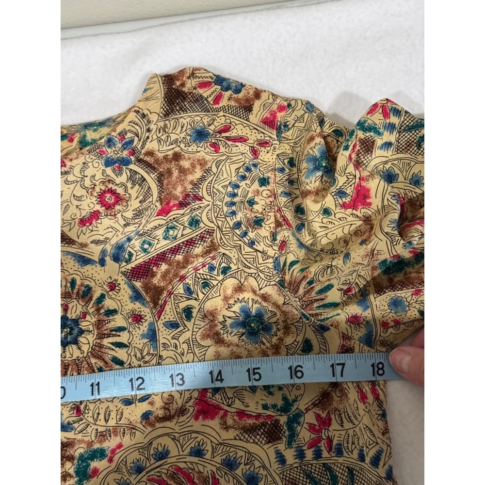 Diversity petite Size S Yellow Multi-color print silk short sleeve blouse - Picture 6 of 6